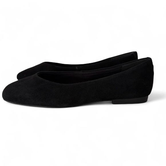Classic Black Women's Flats. - Picture 2 of 6
